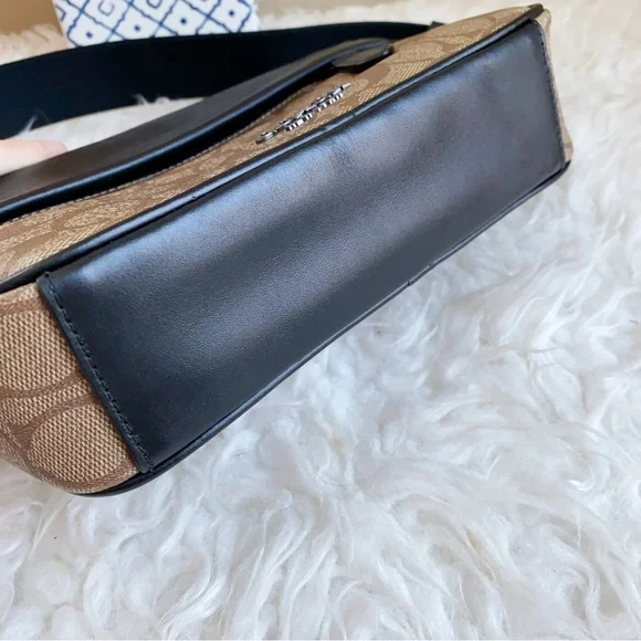 Coach GRAHAM CROSSBODY IN SIGNATURE CANVAS - Picture 4 of 10